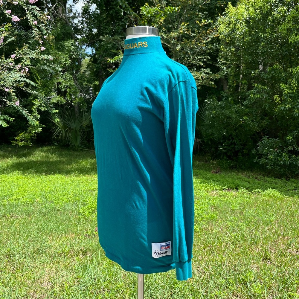 2/$60✨ Vintage Jaguars NFL Shirt
